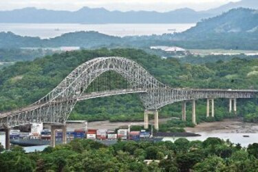 Tras el accidente en el puente de Baltimore, los pilotos del Canal hablan de cómo mitigar los riesgos