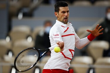 Djokovic accede por la vía rápida a la segunda ronda del Roland Garros
