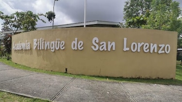 Policía detiene a dos sospechosos de robo en escuela Academia Bilingüe San Lorenzo