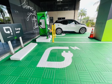 Ensa impulsa la movilidad eléctrica en Panamá con nuevas estaciones de carga para vehículos eléctricos