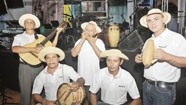 Música típica desde la armónica