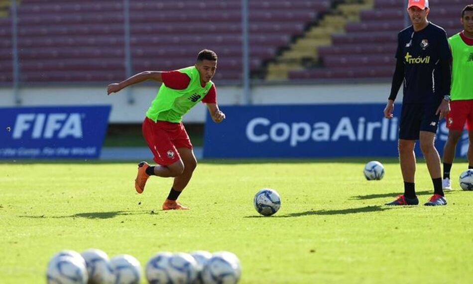 Onceno nacional entrena con la convocatoria completa