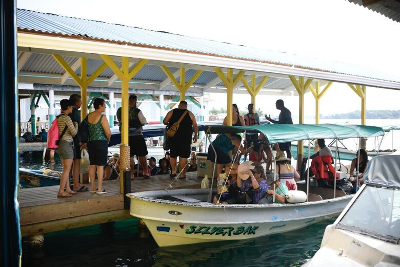 Isla Colón, hay tristeza en el paraíso