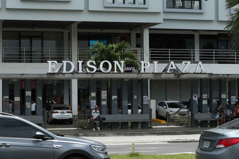 El millonario alquiler de oficinas del MICI en el PH Edison Plaza