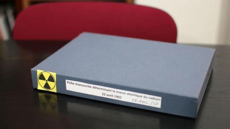 La temeraria búsqueda de las huellas dactilares radiactivas de Marie Curie en París