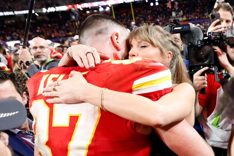 Taylor Swift y Travis Kelce reinan en el Super Bowl