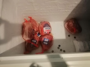 Naviferias: sorprenden a un hombre en Chepo presuntamente revendiendo las bolsas navideñas