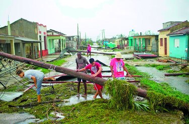 Irma golpea Cuba y enfila hacia Florida