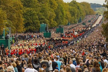 Los restos de Isabel II ya están en la capilla del castillo de Windsor