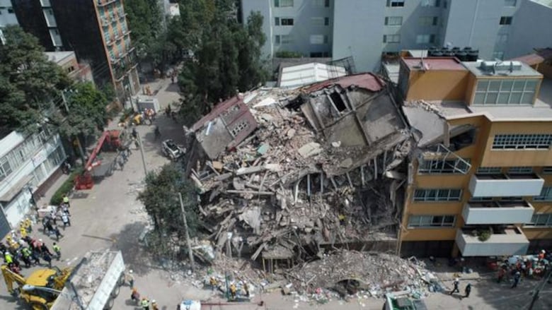 Niña atrapada, símbolo del rescate tras el sismo en México