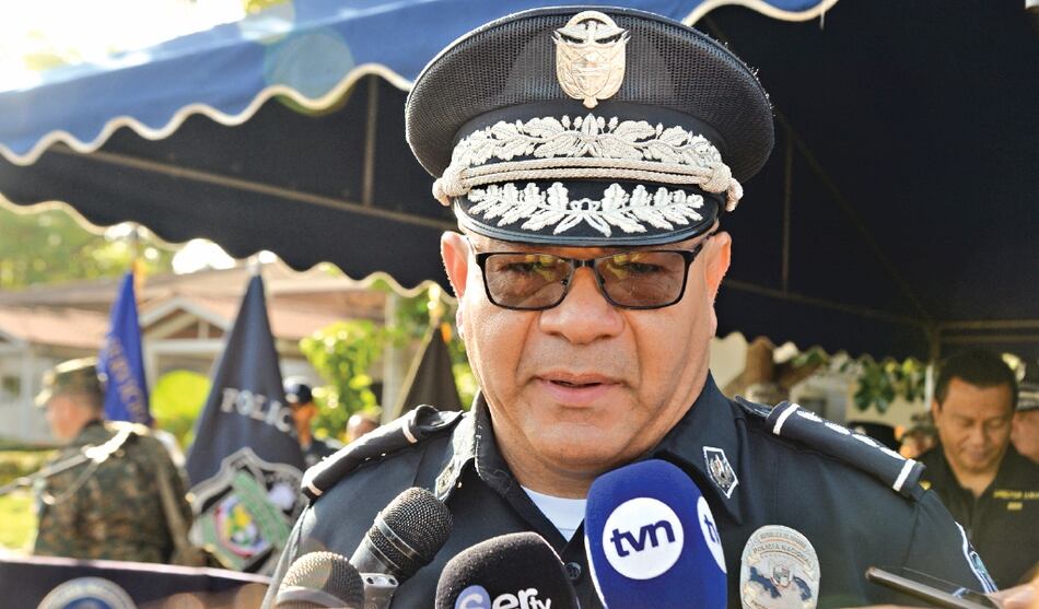 Director de la Policía defiende el cuestionado alquiler de vehículos