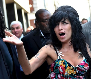 Abren investigación por la muerte de Amy Winehouse