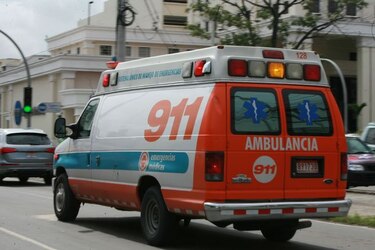 Roban a personal de ambulancia del 911 y paciente en autopista Panamá-Colón