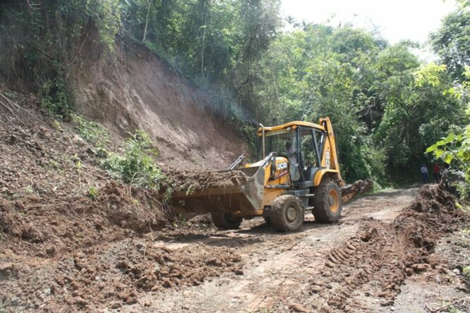 Lluvias ocasionan derrumbes en caminos de producción de Macaracas
