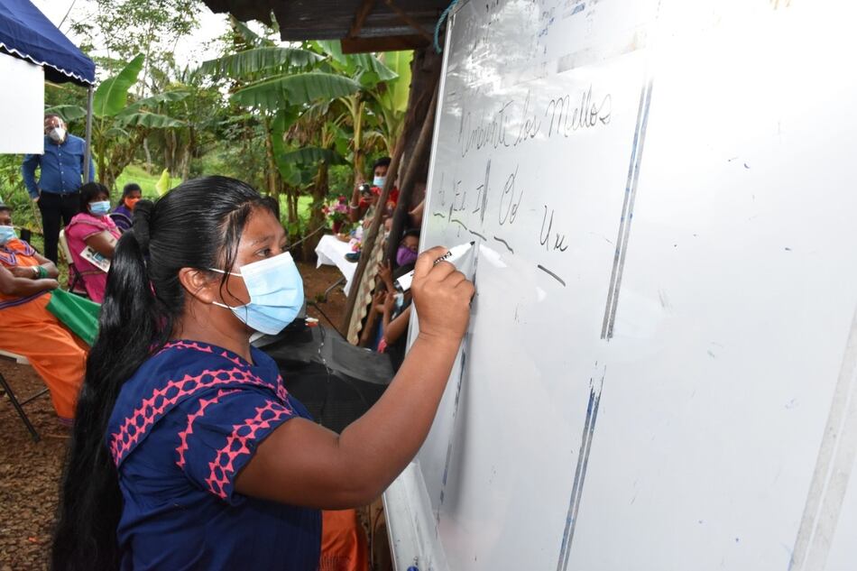 Más de 800 panameños han aprendido a leer y escribir durante la pandemia