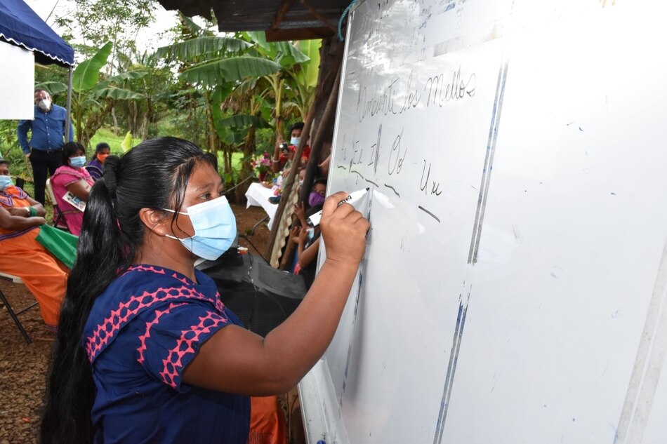 Más de 800 panameños han aprendido a leer y escribir durante la pandemia