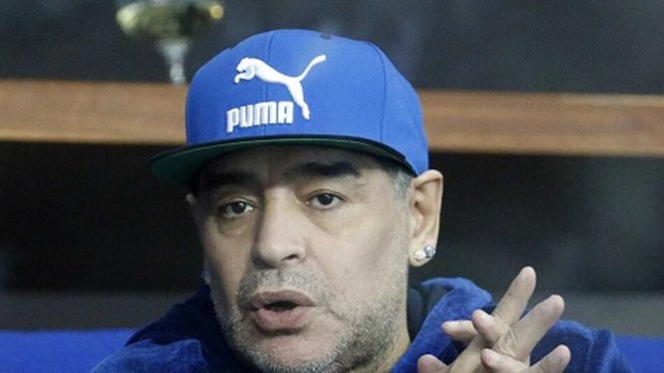 Policía habla con Maradona tras altercado en un hotel de Madrid