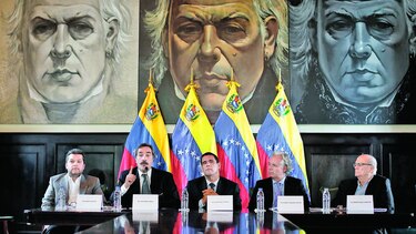 Diputados buscan remover a magistrados
