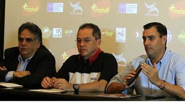 Espectáculo de rodeo en el estadio Rod Carew va