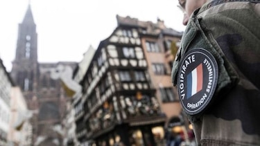 Intensa búsqueda del autor del tiroteo en el mercado navideño de Estrasburgo