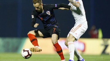 Barcelona: Rakitic regresa con lesión en un muslo