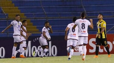 Tauro y Árabe pasan a cuartos de final en Liga Concacaf