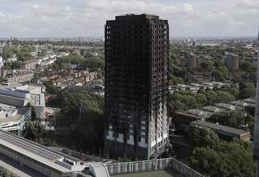 Una vigilia en Londres recuerda a los muertos en el incendio de Grenfell