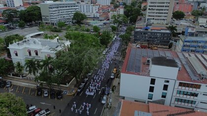Enfermeras marchan hacia la Presidencia de República