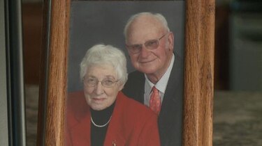 Tras 63 años de matrimonio, pareja muere con 20 minutos de diferencia