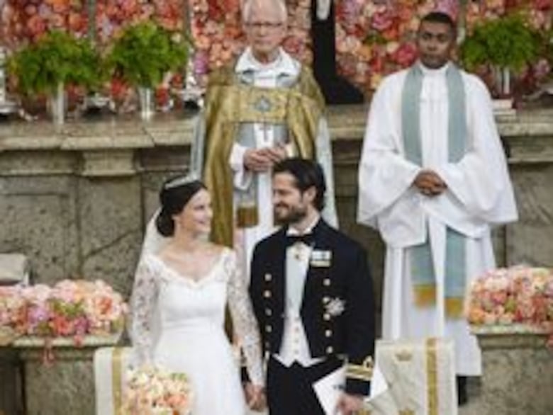 Príncipe sueco se casa con ex modelo y estrella de televisión