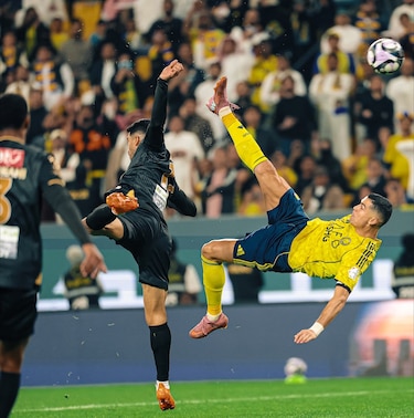 Así fue el espectacular gol 954 de Cristiano Ronaldo