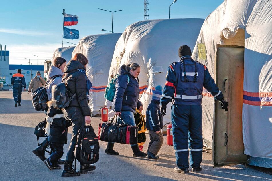 La OTAN prevé ataque de Rusia a Ucrania; Macron hablará con Putin  