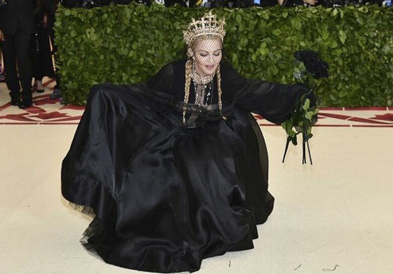 Vírgenes, ángeles y papisas en la célebre gala del Met en Nueva York