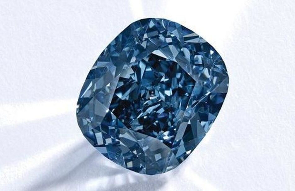 Magnate hongkonés compra el diamante más caro del mundo