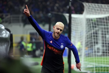 El Inter ruge y aplasta al Pisa para seguir líder