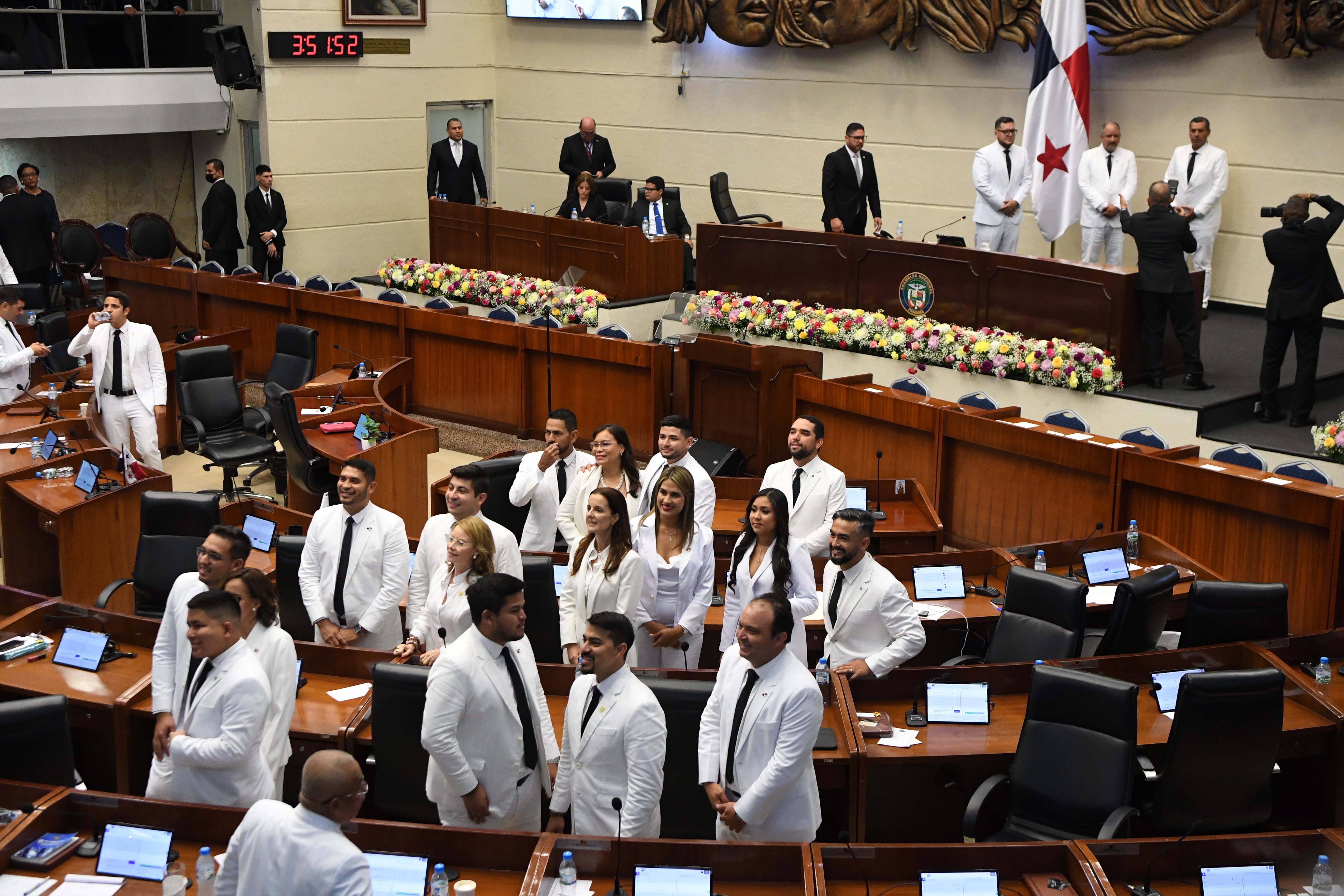 Movimiento Vamos: Entre la promesa de renovación y la crisis de identidad