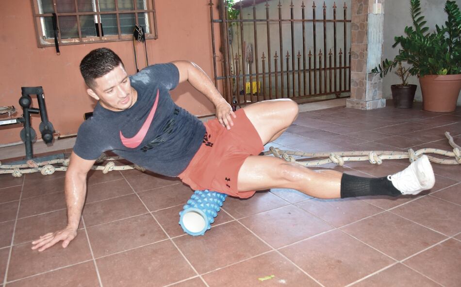 Almendra entrena en su casa