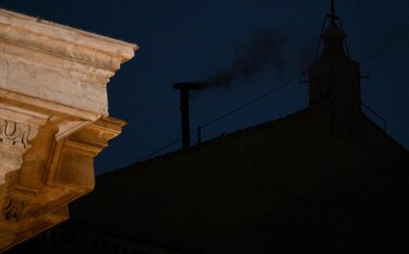 Fumata negra: no hay papa tras la primera votación del cónclave