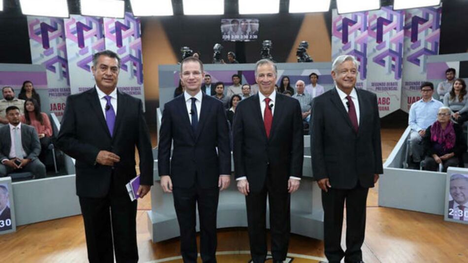 México: insultos entre favoritos en sondeos centran debate