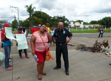 Invasores de tierras de Los Abanicos se oponen a censos; 10 personas retenidas