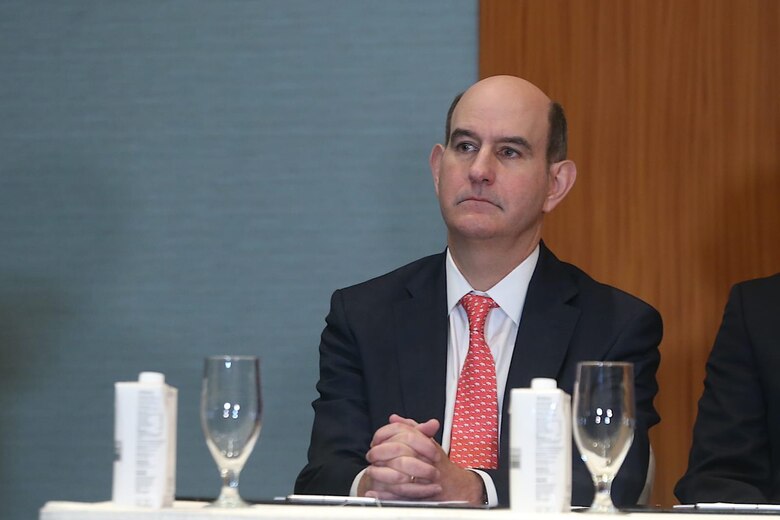 Chapman promete que no recurrirá a más deuda para pagar intereses; habrá austeridad con responsabilidad