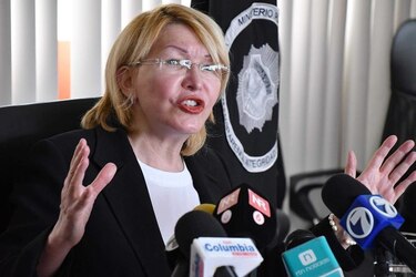La destituida fiscal de Venezuela acusa al Gobierno de contratar sicarios para matarla