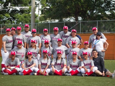 Panamá gana oro en el softbol femenino