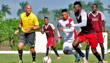 Árbitros de Cuba y Costa Rica para primeros duelos de Panamá en la hexagonal