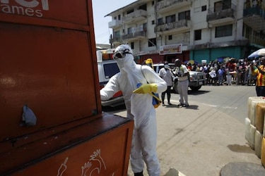 OMS prevé comenzar ensayos de dos vacunas en África en diciembre