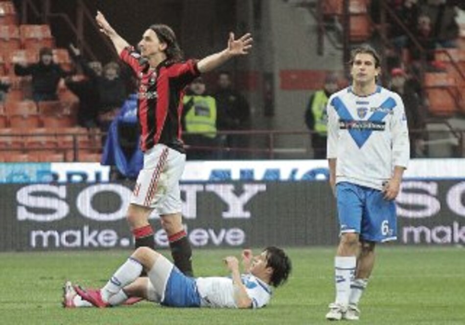 El Milan goleó 3-0 al Brescia y sigue líder