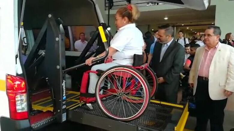 Senadis inicia servicio de transporte desde de la terminal de Albrook