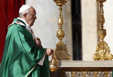 Vaticano consulta a Iglesia sobre temas familiares, incluyendo matrimonio gay