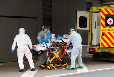 Inician ensayos de anticoagulantes para ayudar a pacientes con Covid-19
