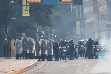 Con protestas, venezolanos han expresado su rechazo a la reelección de Maduro; así ha transcurrido la jornada